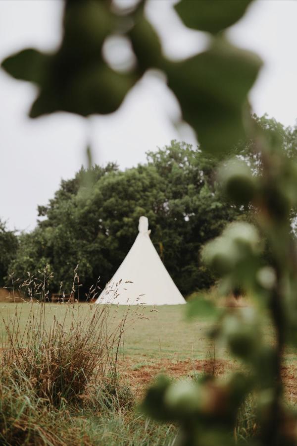 White House On Wye Glamping Hotel Hereford Exterior photo
